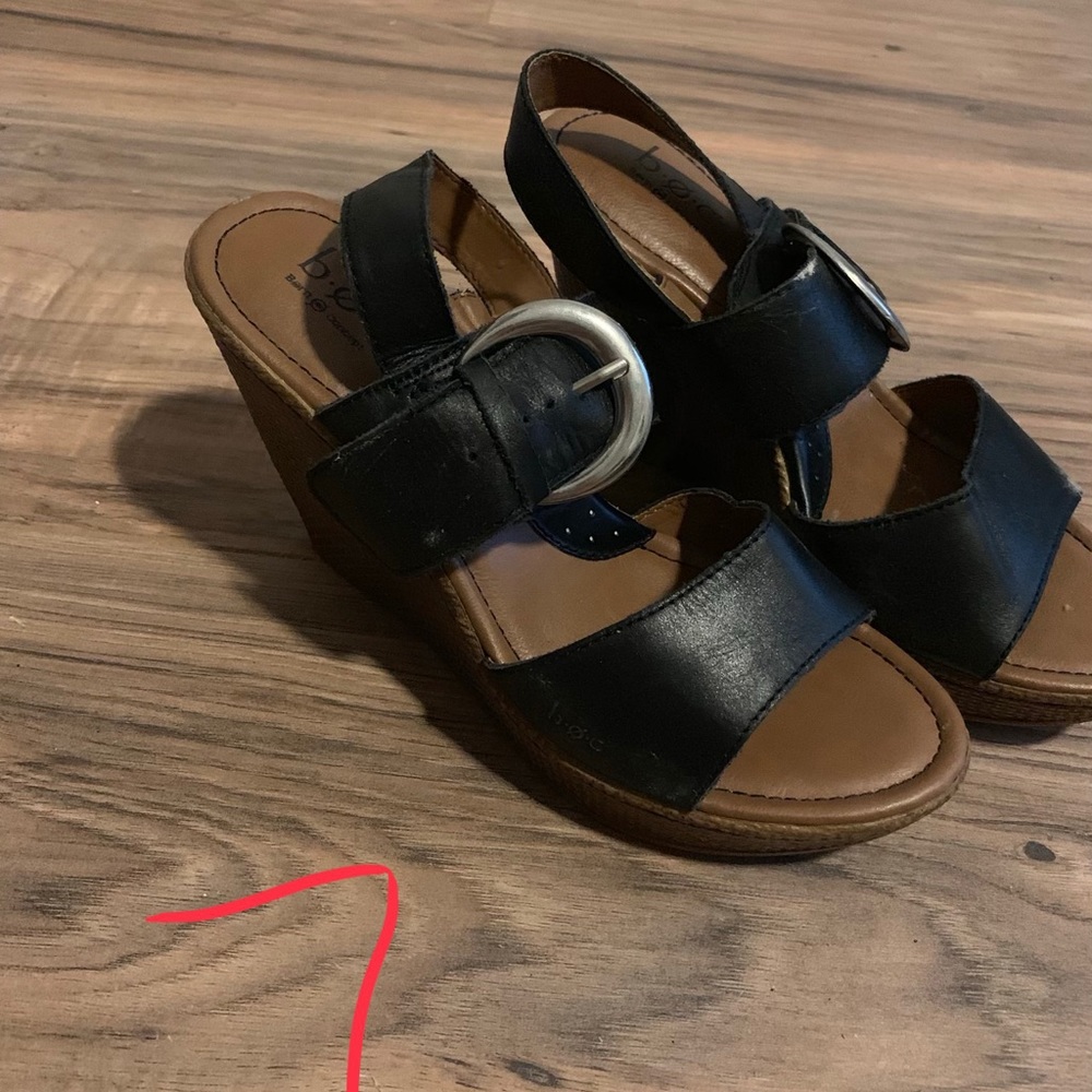 boc black wedges